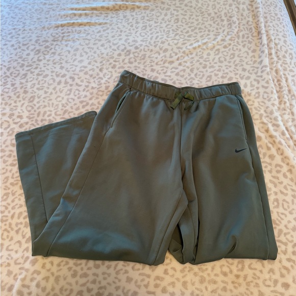 Nike Olive Green Sweatpants - Picture 1 of 5